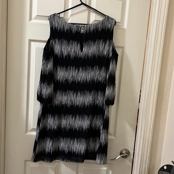 Sandra Darren design mini dress. - Picture 3 of 4